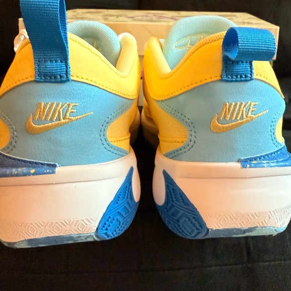 Nike Giannis Freak 5 - Air Zoom - Like New - 6.5Y/39EU/8 women’s/6.5 men’s - Picture 11 of 15